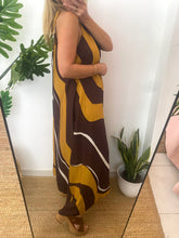 Carregar imagem no visualizador da galeria, Vestido estampa ondas amarelo
