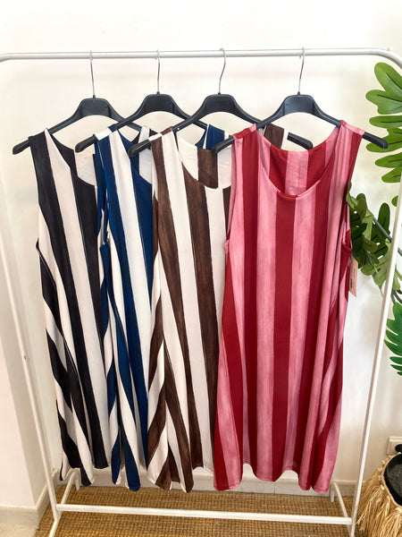 Vestido midi malha fria estampa riscas
