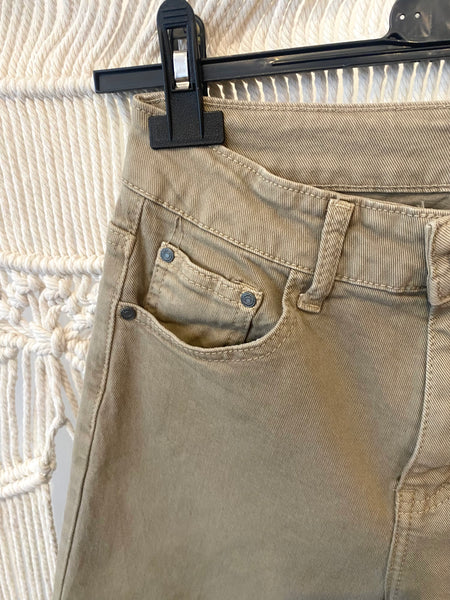 Calça straight sarja toupe