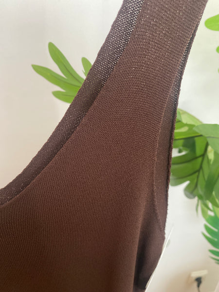 Top de malha castanho