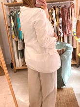 Carregar imagem no visualizador da galeria, Blazer comprido branco
