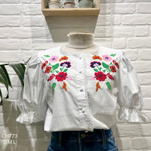 Carregar imagem no visualizador da galeria, Camisa manga curta flores bordadas
