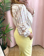 Carregar imagem no visualizador da galeria, Camisa florzinhas rosa
