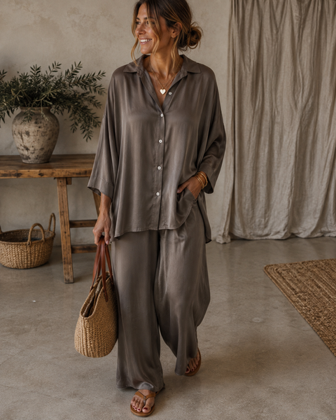 Camisa acetinada oversize  castanho
