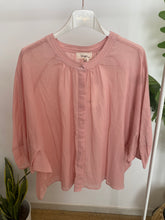 Carregar imagem no visualizador da galeria, Camisa oversize decote redondo rosa
