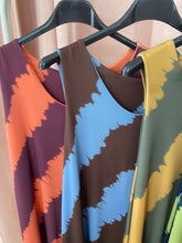 Carregar imagem no visualizador da galeria, Vestido comprido malha fria diagonal
