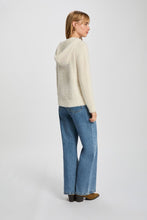 Carregar imagem no visualizador da galeria, Camisola de pêlo capuz Morgan
