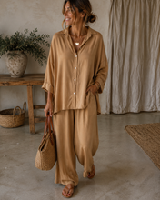 Carregar imagem no visualizador da galeria, Camisa acetinada oversize   Camel
