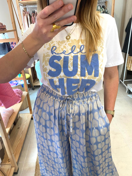 T-shirt branca hello summer