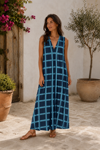 Carregar imagem no visualizador da galeria, Vestido malha fria quadrados azul
