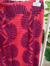 Carregar imagem no visualizador da galeria, Conjunto de top e calças estampado rosa
