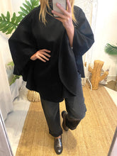 Carregar imagem no visualizador da galeria, Capa gola alta preto Morgan
