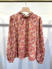 Carregar imagem no visualizador da galeria, Blusa bombazina florzinhas
