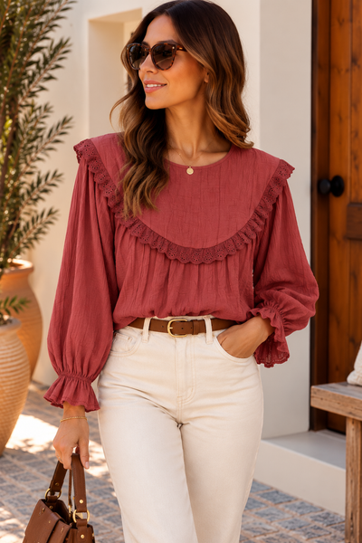 Blusa com rendinha bordada telha