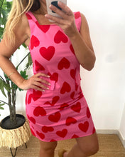 Carregar imagem no visualizador da galeria, Vestido curto estampa corações 💕
