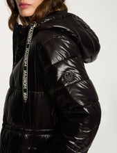 Carregar imagem no visualizador da galeria, Blusão preto capuz Morgan
