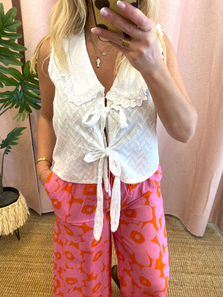 Blusa branca de atar com golinha