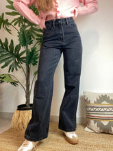Carregar imagem no visualizador da galeria, Calças pretas washed wide leg
