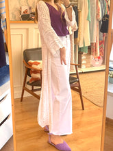 Carregar imagem no visualizador da galeria, Kimono de malha aberta comprido branco
