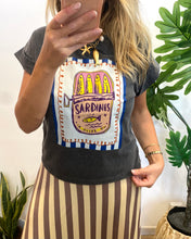 Carregar imagem no visualizador da galeria, T-shirt cinza sardines
