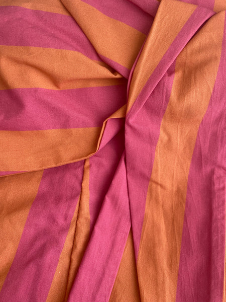 Saia riscas com laçada rosa e laranja