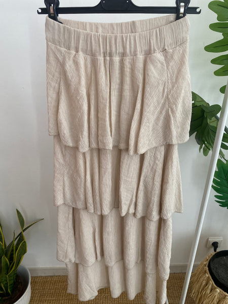 Saia folhos crepe creme