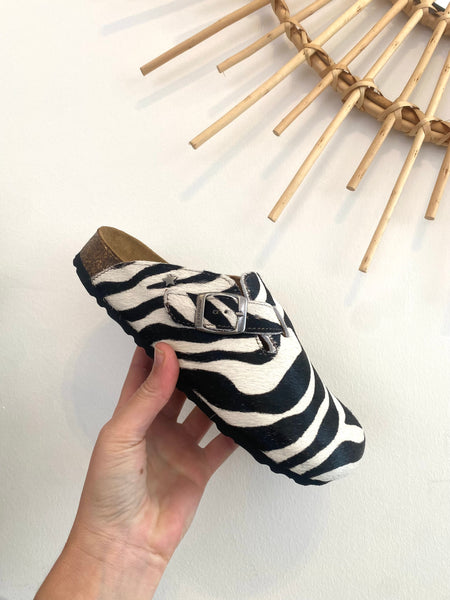 Chinelo fechado zebra Cubanas