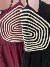 Carregar imagem no visualizador da galeria, Vestido comprido peito bordado
