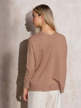 Carregar imagem no visualizador da galeria, Camisola de malha fininha camel Smf
