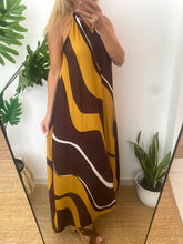 Carregar imagem no visualizador da galeria, Vestido estampa ondas amarelo
