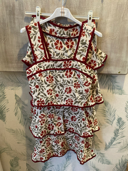 Conjunto de top e saia folhos branco