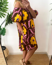 Carregar imagem no visualizador da galeria, Vestido curto manga balão estampa vintage amarelo e castanho
