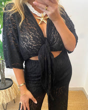Carregar imagem no visualizador da galeria, Conjunto de renda blusa e calças
