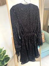 Carregar imagem no visualizador da galeria, Vestido lantejoulas preto Naf Naf
