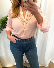 Carregar imagem no visualizador da galeria, Blusa Morgan rendada rosa

