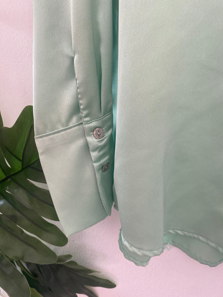 Camisa acetinada verde SMF