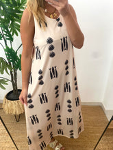 Carregar imagem no visualizador da galeria, Vestido comprido malha fria sardinhas e conchas branco
