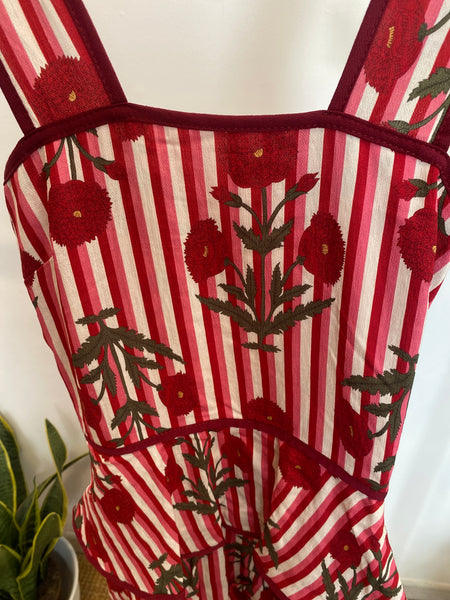 Vestido Sevilha riscas e flores rosa