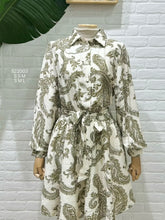 Carregar imagem no visualizador da galeria, Vestido estampa verde
