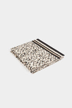 Carregar imagem no visualizador da galeria, Cachecol leopardo Morgan
