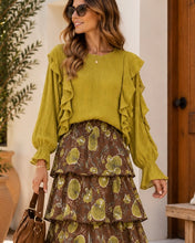 Carregar imagem no visualizador da galeria, Blusa folho ombro crepe verde lima
