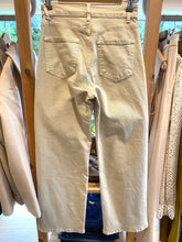 Carregar imagem no visualizador da galeria, Calça straight sarja beje
