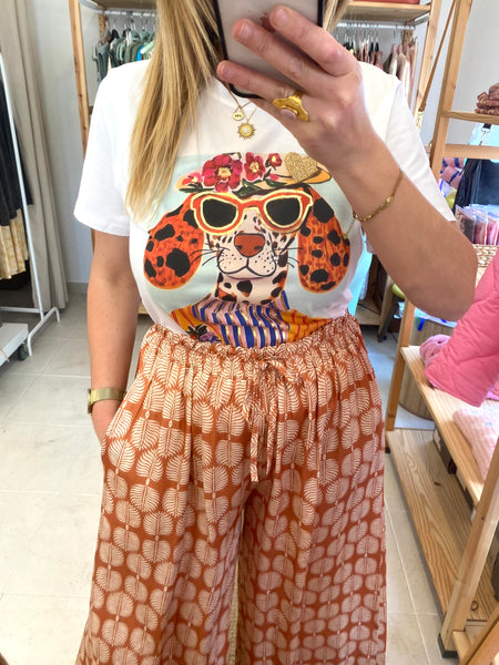 T-shirt flower dog