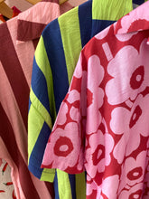 Carregar imagem no visualizador da galeria, Camisa oversize várias estampas
