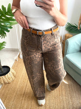 Carregar imagem no visualizador da galeria, Calças wide leg leopardo
