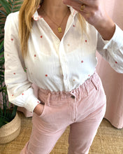 Carregar imagem no visualizador da galeria, Camisa corações rosa
