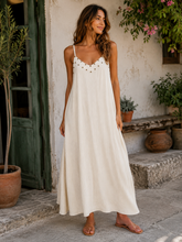 Carregar imagem no visualizador da galeria, Vestido crepe com tachas branco
