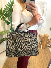 Carregar imagem no visualizador da galeria, Mala zebra Morgan
