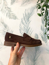 Carregar imagem no visualizador da galeria, Mocassim camurça castanho Ruika
