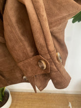 Carregar imagem no visualizador da galeria, Bomber pele de pêssego camel
